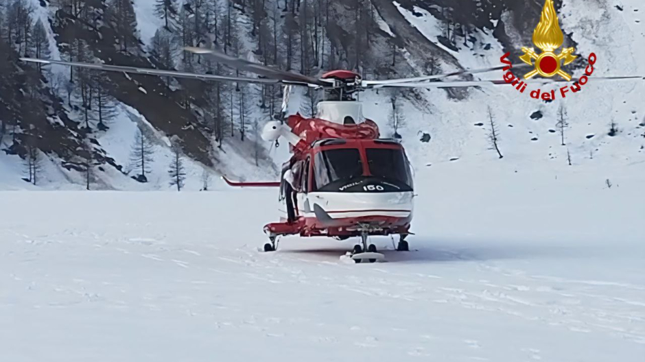 Escursionisti con ciaspole in difficoltà al Devero: salvati con l'elicottero 